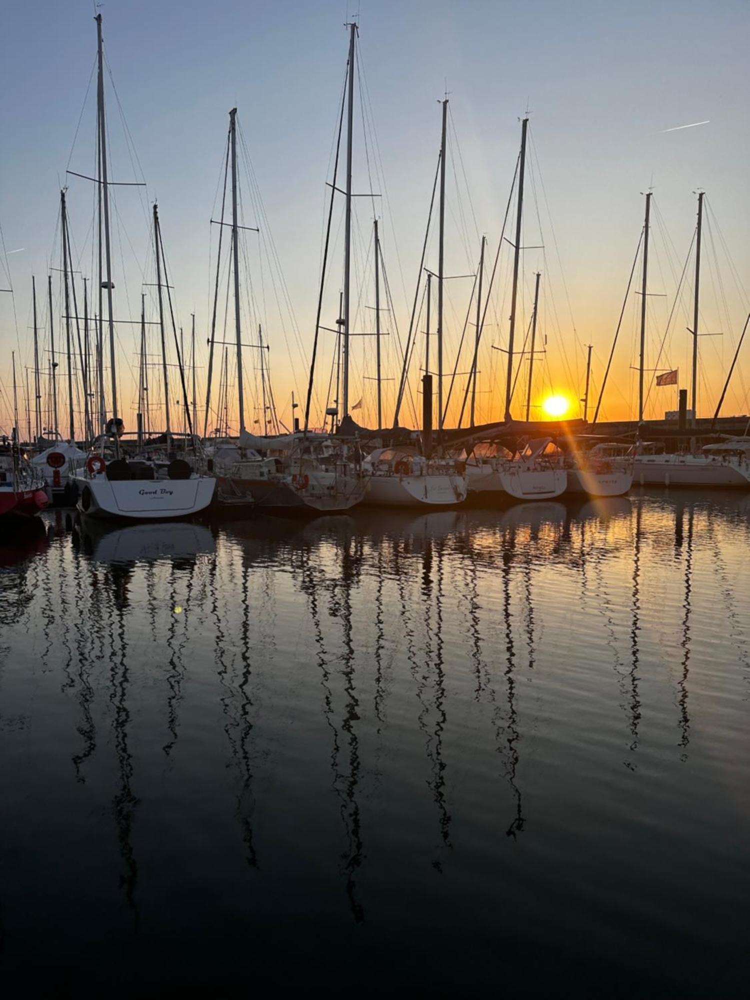 Отель Voilier A Quai Ла-Рошель Экстерьер фото